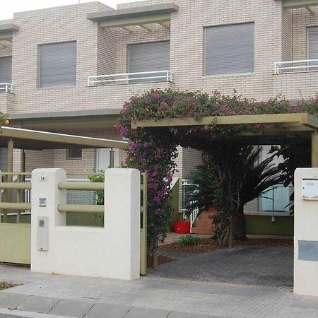 فيلا Casa Junto A La Playa Costa Dorada إليامبويا المظهر الخارجي الصورة