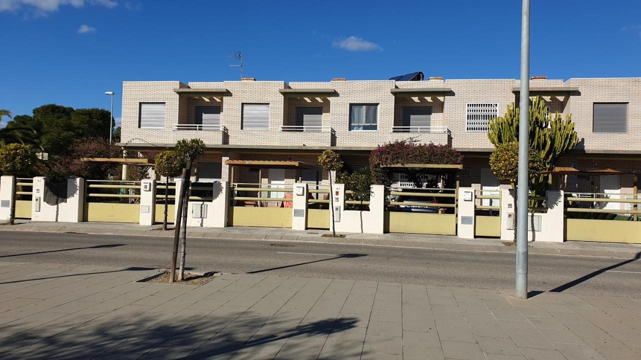 فيلا Casa Junto A La Playa Costa Dorada إليامبويا المظهر الخارجي الصورة