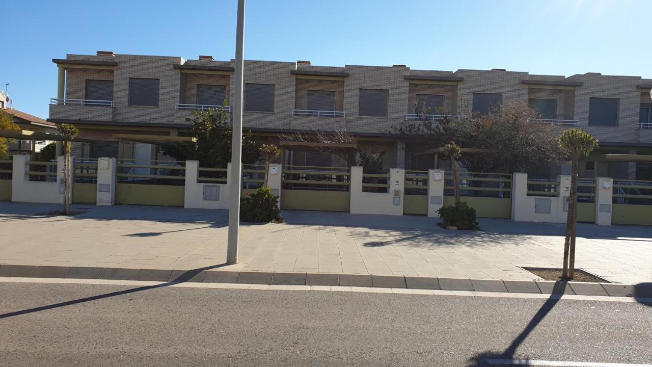 فيلا Casa Junto A La Playa Costa Dorada إليامبويا المظهر الخارجي الصورة