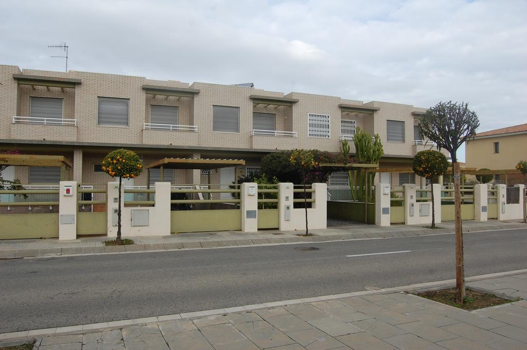 فيلا Casa Junto A La Playa Costa Dorada إليامبويا المظهر الخارجي الصورة